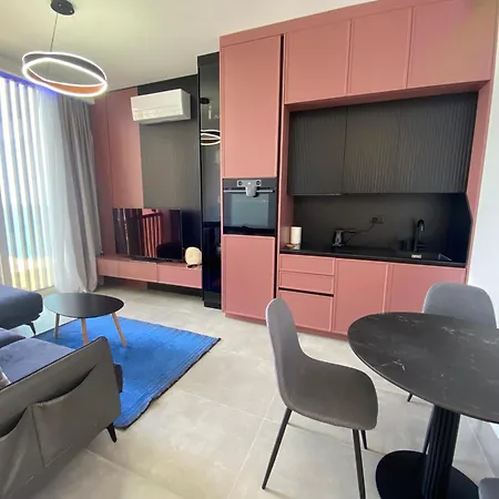 244d In Palase Himare